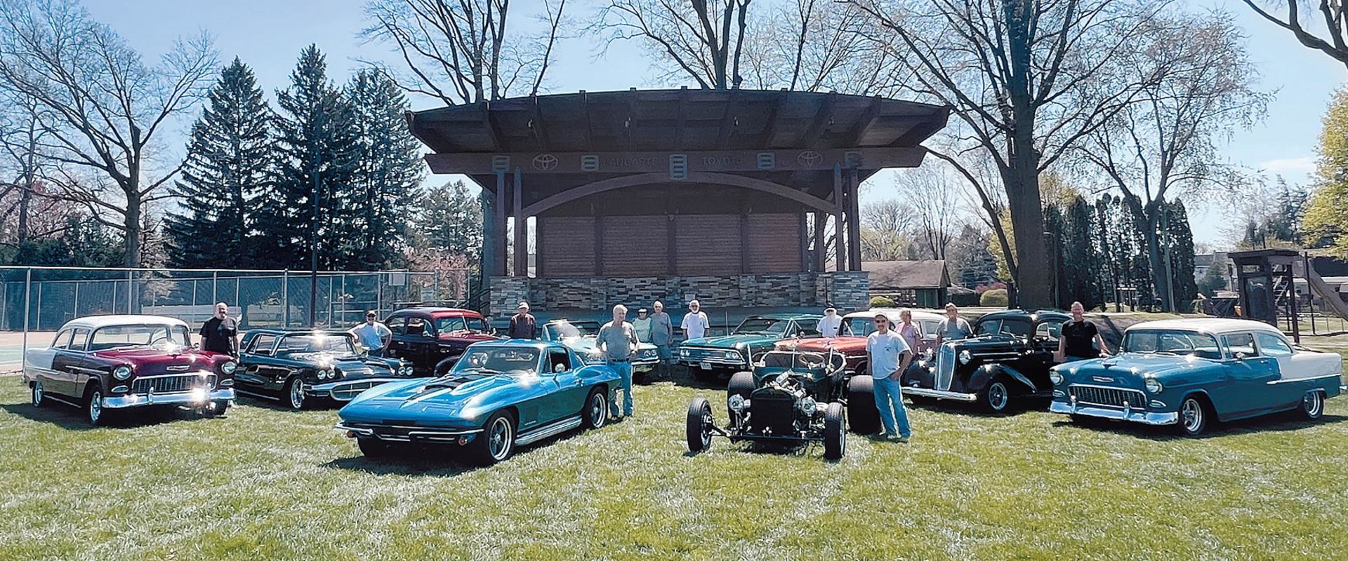 Connecting with other hot rod enthusiasts at car shows: A Guide to Building Relationships in the Hot Rod Community
